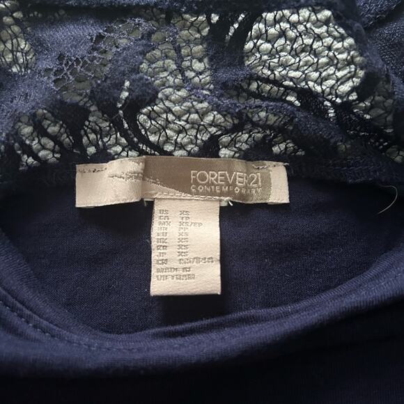 Forever 21 Navy Blue Short Sleeve top Size XS Lace Back and Shoulders - Picture 2 of 4